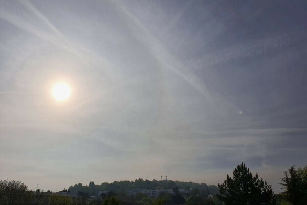 Avril 2023, Rueil Malmaison Falsification des nuages, nous sommes privés de soleil