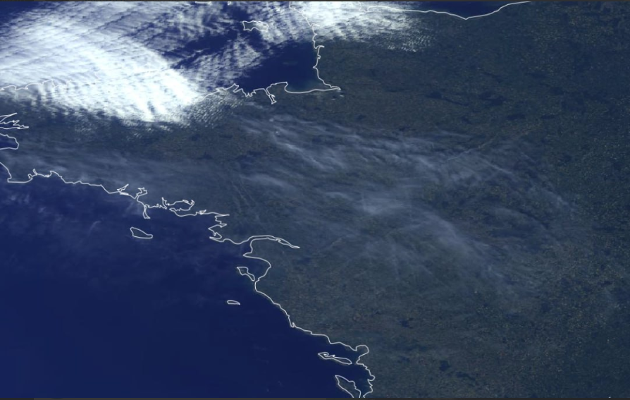 Chemtrails. Photo satelite. 29 05 2023, Bretagne